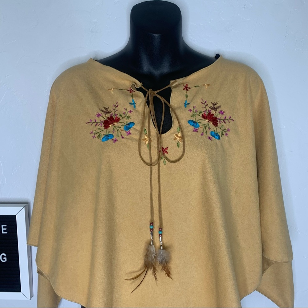 Miss Me Western Boho Faux Suede Embroidered Tassel Feather Blouse Medium - Picture 2 of 12